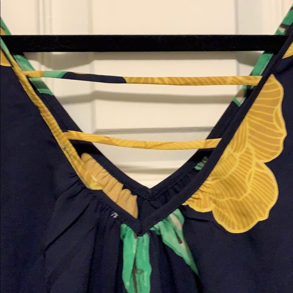 Floral top - Picture 3 of 4